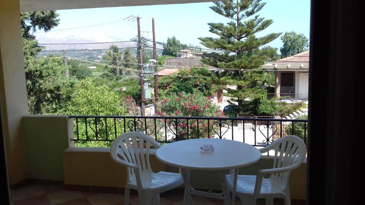 Kleidas Apartments Thymiana Экстерьер фото